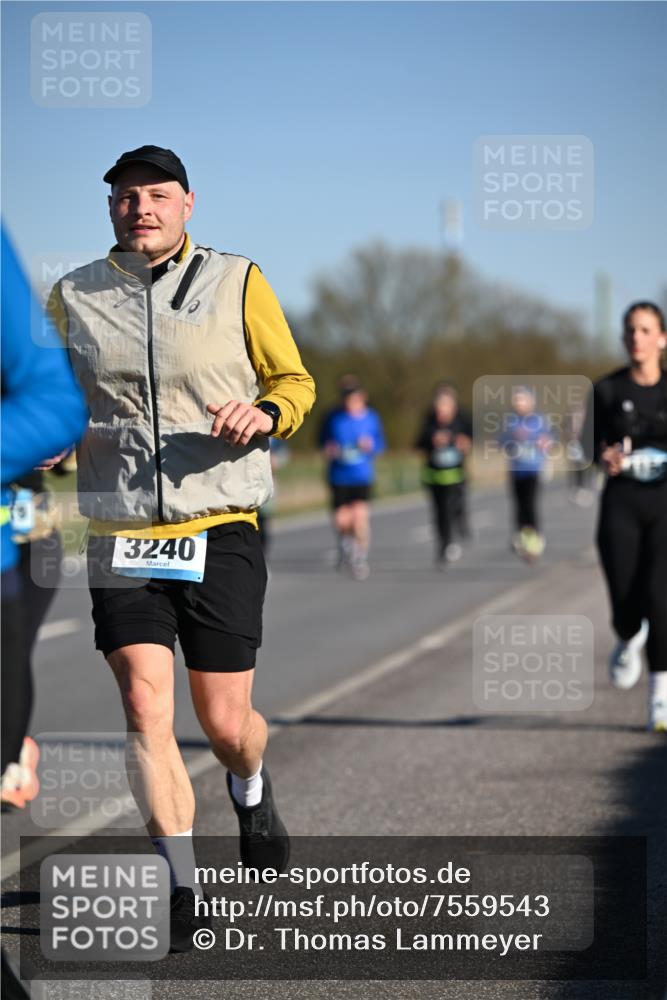 06.04.2025 - 44. Internationalen Wilhelmsburger Insellauf Dr. Thomas Lammeyer http://msf.ph/oto/7559543 06.04.2025 09:35:22 Laufen 3240 meine-sportfotos.de