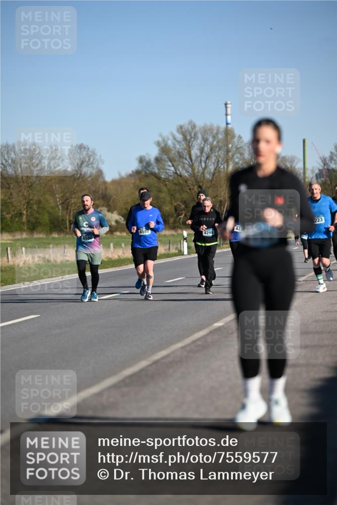 06.04.2025 - 44. Internationalen Wilhelmsburger Insellauf Dr. Thomas Lammeyer http://msf.ph/oto/7559577 06.04.2025 09:35:24 Laufen 223, 4582, 423, 4295, 4580 meine-sportfotos.de