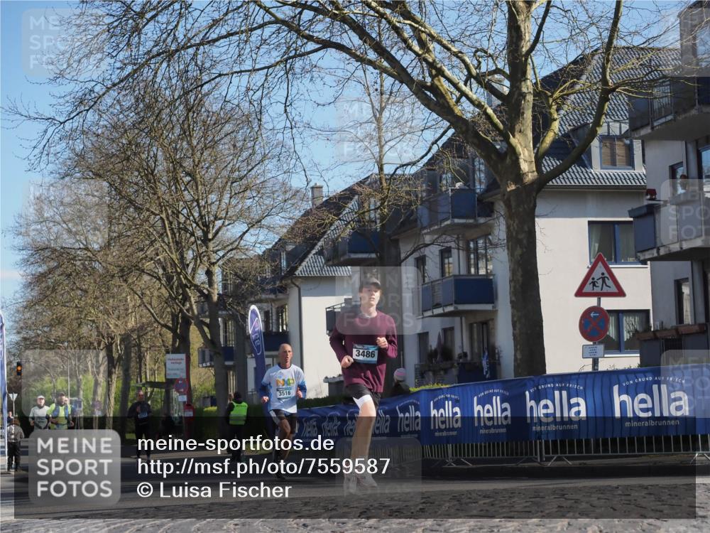 06.04.2025 - 44. Internationalen Wilhelmsburger Insellauf Luisa Fischer http://msf.ph/oto/7559587 06.04.2025 10:26:55 Ziel 3486, 3516 meine-sportfotos.de