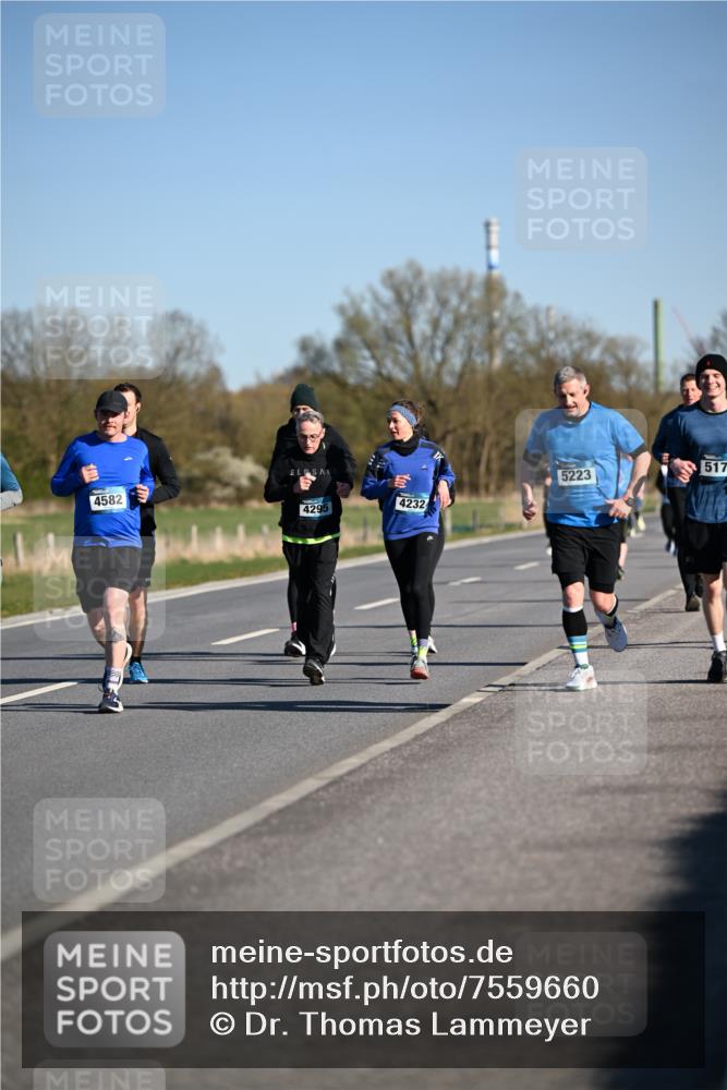 06.04.2025 - 44. Internationalen Wilhelmsburger Insellauf Dr. Thomas Lammeyer http://msf.ph/oto/7559660 06.04.2025 09:35:27 Laufen 4582, 4295, 5, 4232, 5223, 517 meine-sportfotos.de