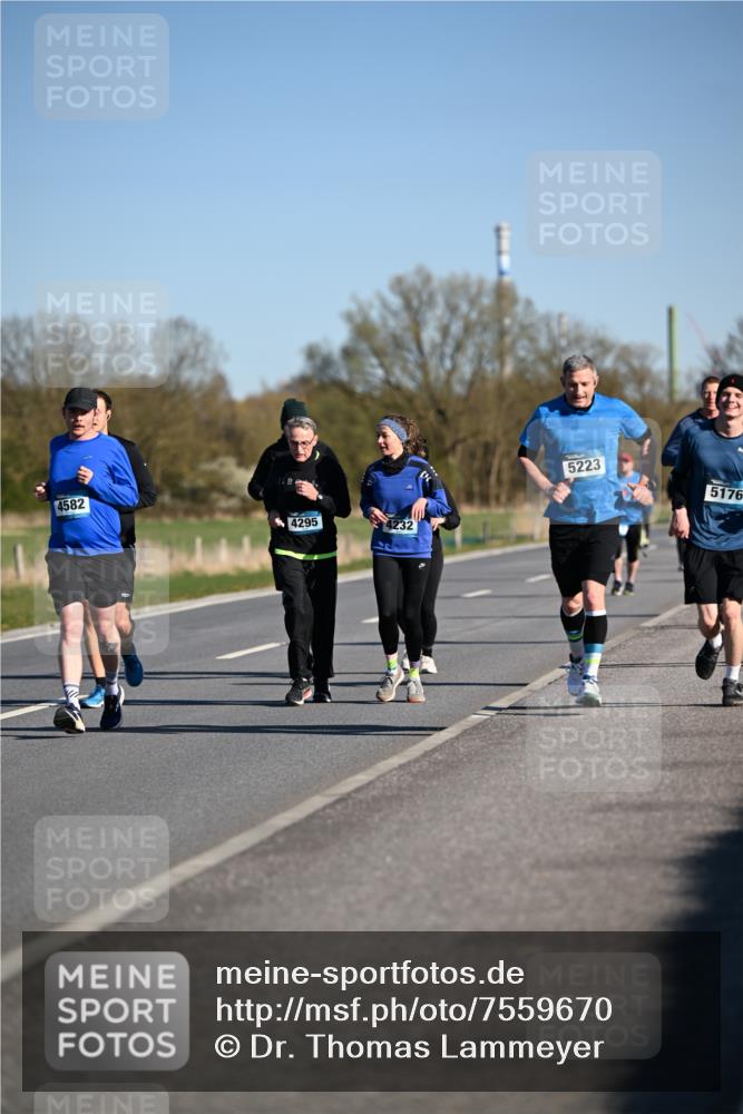 06.04.2025 - 44. Internationalen Wilhelmsburger Insellauf Dr. Thomas Lammeyer http://msf.ph/oto/7559670 06.04.2025 09:35:27 Laufen 4582, 4295, 4232, 5223, 5176 meine-sportfotos.de