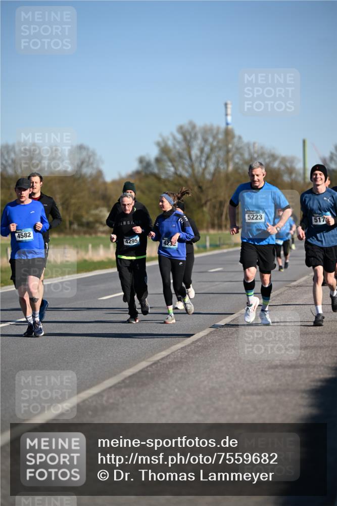 06.04.2025 - 44. Internationalen Wilhelmsburger Insellauf Dr. Thomas Lammeyer http://msf.ph/oto/7559682 06.04.2025 09:35:27 Laufen 4582, 4295, 4232, 5223, 517 meine-sportfotos.de