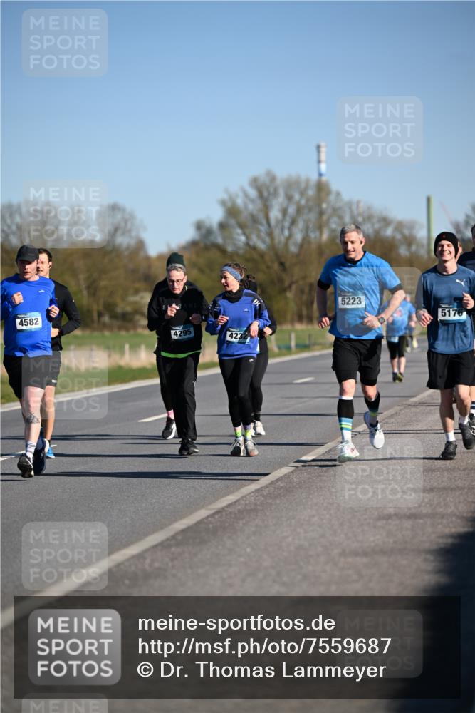 06.04.2025 - 44. Internationalen Wilhelmsburger Insellauf Dr. Thomas Lammeyer http://msf.ph/oto/7559687 06.04.2025 09:35:27 Laufen 4582, 4295, 423, 5223, 5176 meine-sportfotos.de