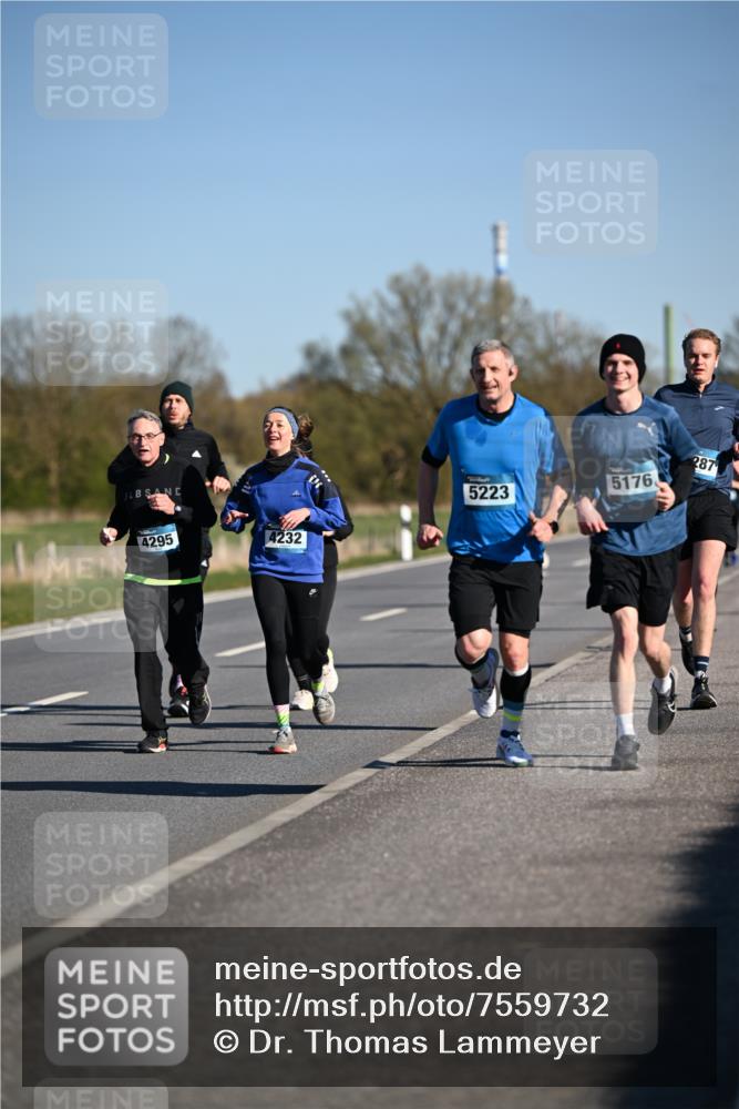 06.04.2025 - 44. Internationalen Wilhelmsburger Insellauf Dr. Thomas Lammeyer http://msf.ph/oto/7559732 06.04.2025 09:35:29 Laufen 4295, 4232, 287, 5176, 5223 meine-sportfotos.de