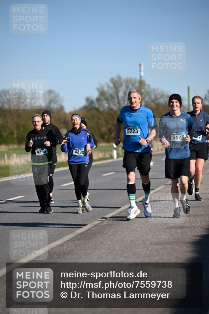 06.04.2025 - 44. Internationalen Wilhelmsburger Insellauf Dr. Thomas Lammeyer http://msf.ph/oto/7559738 06.04.2025 09:35:29 Laufen 4295, 4232, 5223, 5176, 287 meine-sportfotos.de