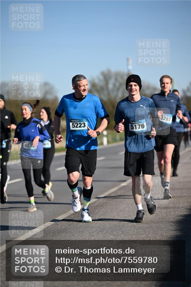 06.04.2025 - 44. Internationalen Wilhelmsburger Insellauf Dr. Thomas Lammeyer http://msf.ph/oto/7559780 06.04.2025 09:35:30 Laufen 5223, 5176, 3287 meine-sportfotos.de