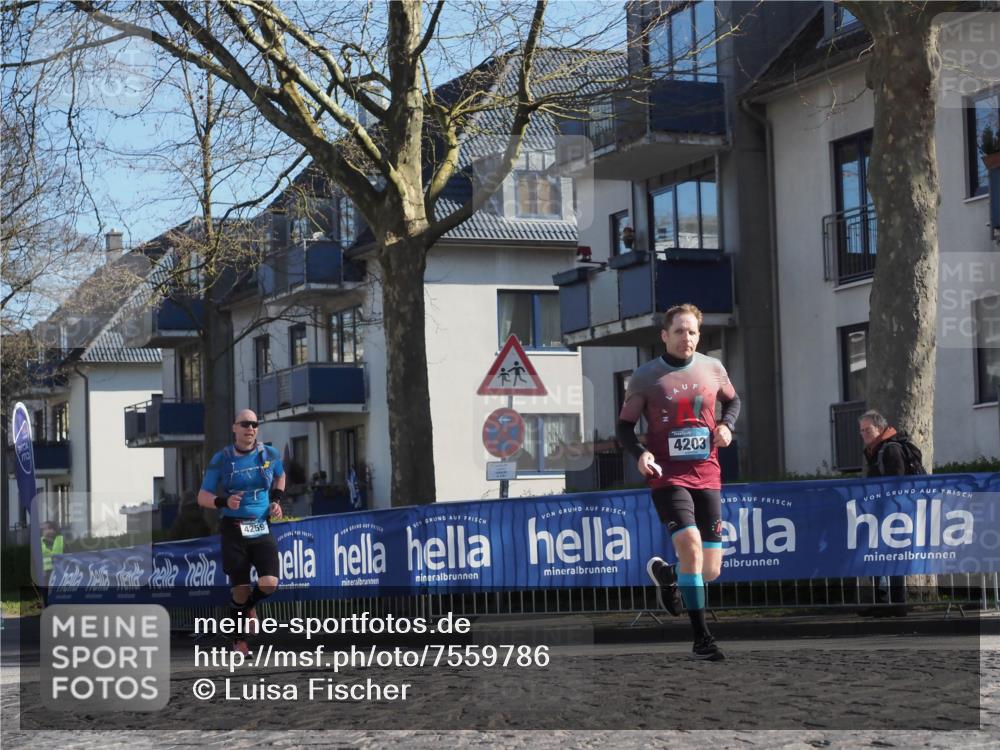 06.04.2025 - 44. Internationalen Wilhelmsburger Insellauf Luisa Fischer http://msf.ph/oto/7559786 06.04.2025 10:27:05 Ziel 4203, 4259 meine-sportfotos.de
