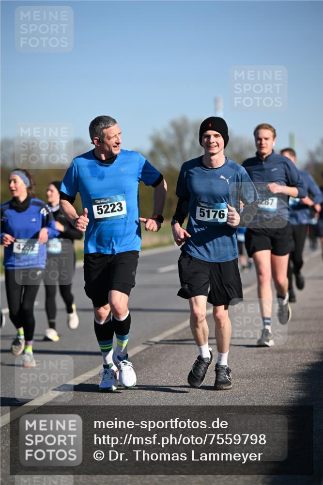 06.04.2025 - 44. Internationalen Wilhelmsburger Insellauf Dr. Thomas Lammeyer http://msf.ph/oto/7559798 06.04.2025 09:35:31 Laufen 5223, 5176, 287 meine-sportfotos.de