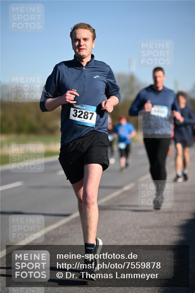 06.04.2025 - 44. Internationalen Wilhelmsburger Insellauf Dr. Thomas Lammeyer http://msf.ph/oto/7559878 06.04.2025 09:35:33 Laufen 3287 meine-sportfotos.de