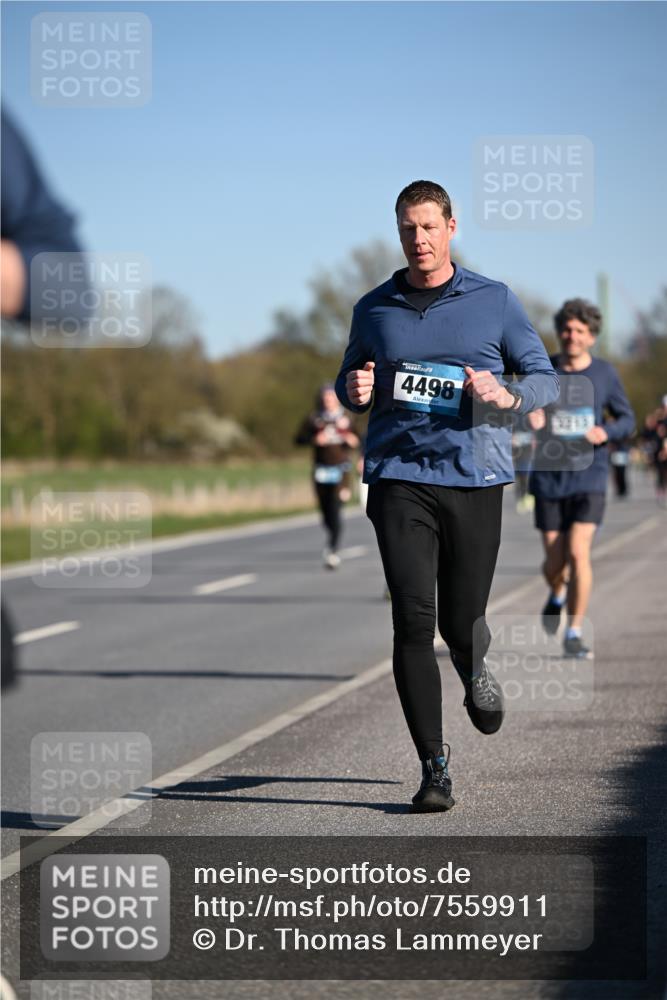 06.04.2025 - 44. Internationalen Wilhelmsburger Insellauf Dr. Thomas Lammeyer http://msf.ph/oto/7559911 06.04.2025 09:35:34 Laufen 4498 meine-sportfotos.de