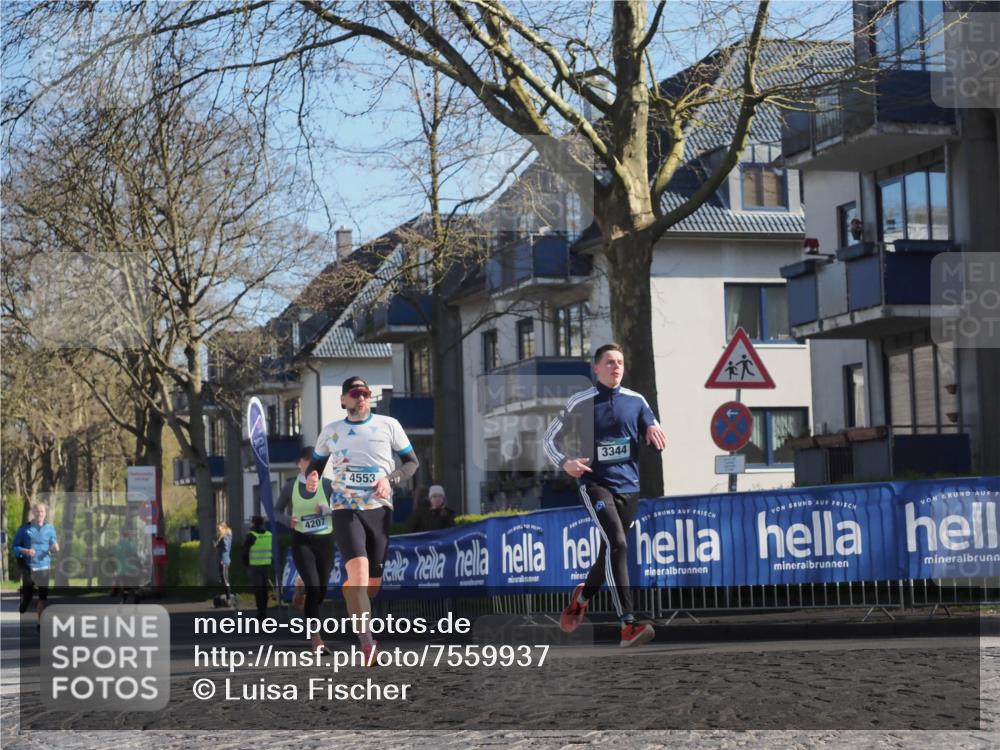06.04.2025 - 44. Internationalen Wilhelmsburger Insellauf Luisa Fischer http://msf.ph/oto/7559937 06.04.2025 10:27:12 Ziel 4207, 4553, 3344 meine-sportfotos.de