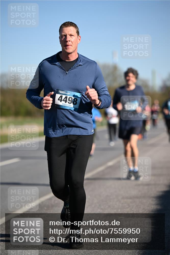 06.04.2025 - 44. Internationalen Wilhelmsburger Insellauf Dr. Thomas Lammeyer http://msf.ph/oto/7559950 06.04.2025 09:35:36 Laufen 4498 meine-sportfotos.de