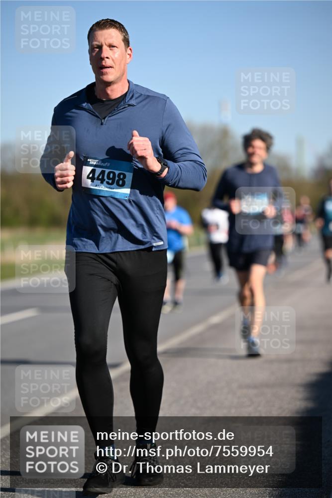 06.04.2025 - 44. Internationalen Wilhelmsburger Insellauf Dr. Thomas Lammeyer http://msf.ph/oto/7559954 06.04.2025 09:35:36 Laufen 4498 meine-sportfotos.de