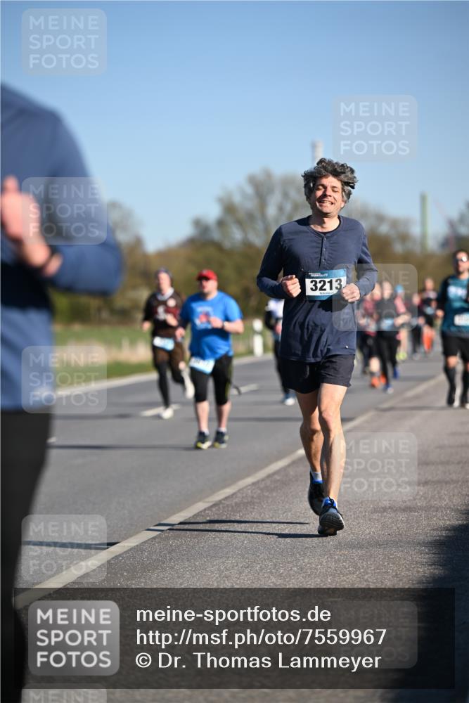 06.04.2025 - 44. Internationalen Wilhelmsburger Insellauf Dr. Thomas Lammeyer http://msf.ph/oto/7559967 06.04.2025 09:35:36 Laufen 3213 meine-sportfotos.de