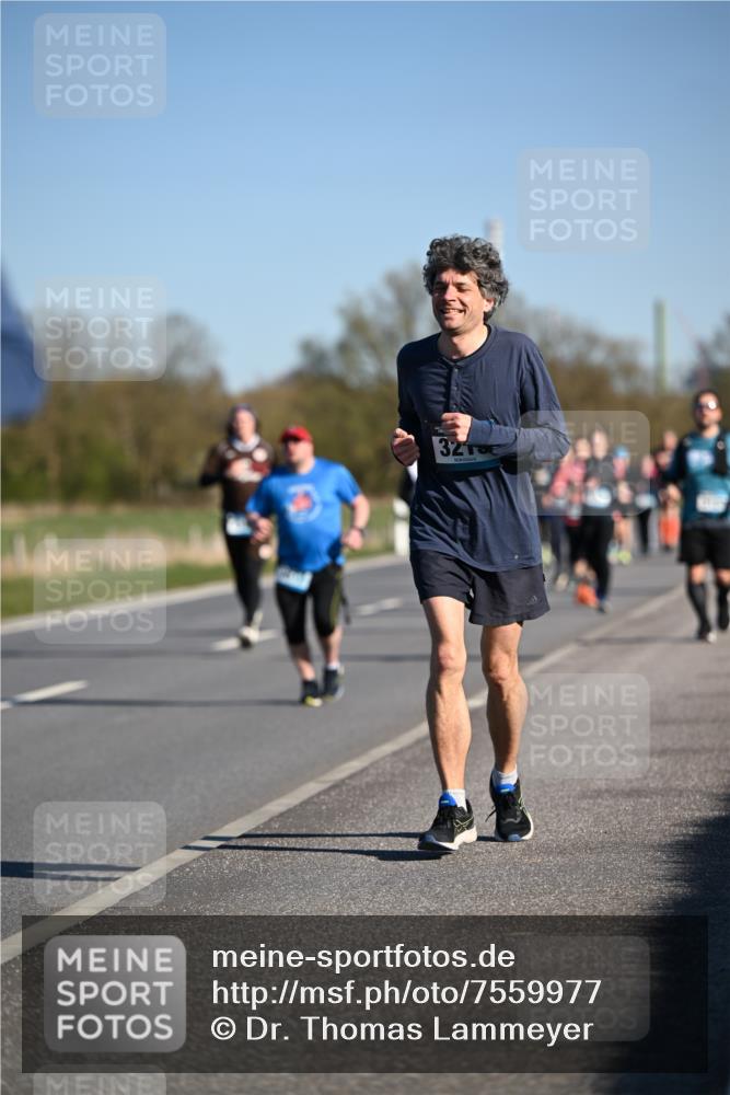 06.04.2025 - 44. Internationalen Wilhelmsburger Insellauf Dr. Thomas Lammeyer http://msf.ph/oto/7559977 06.04.2025 09:35:37 Laufen 321 meine-sportfotos.de