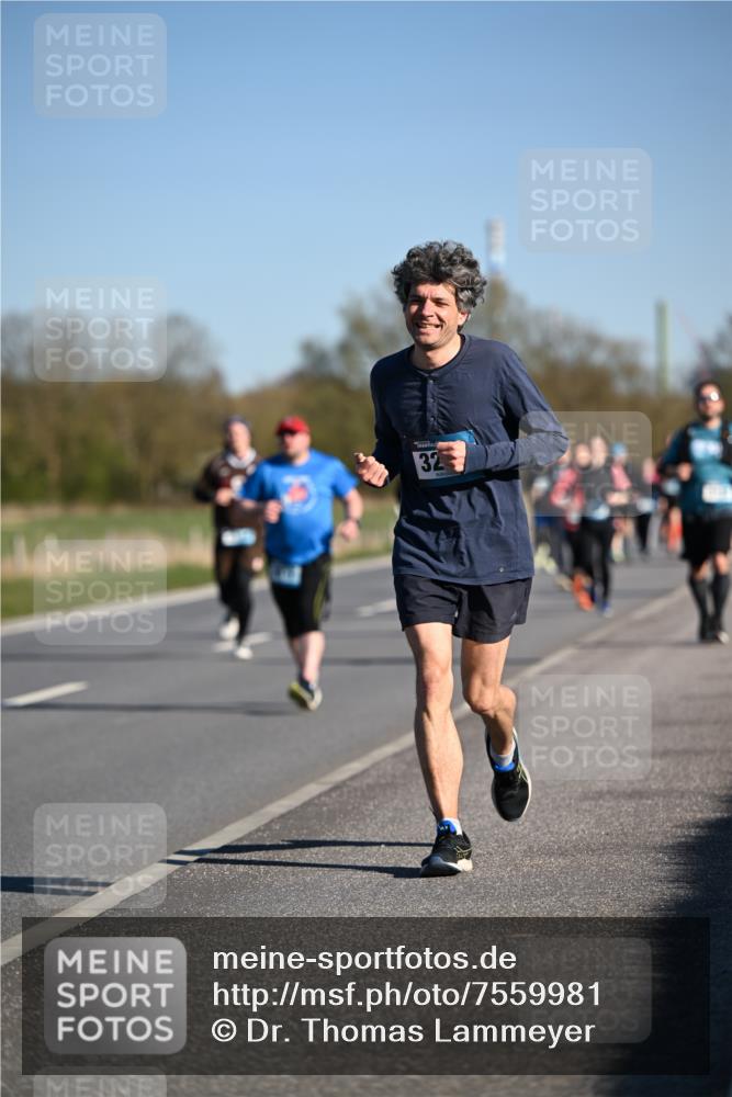 06.04.2025 - 44. Internationalen Wilhelmsburger Insellauf Dr. Thomas Lammeyer http://msf.ph/oto/7559981 06.04.2025 09:35:37 Laufen 32 meine-sportfotos.de