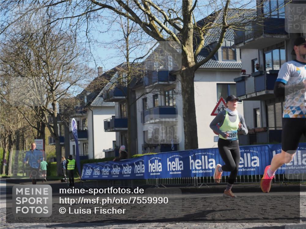 06.04.2025 - 44. Internationalen Wilhelmsburger Insellauf Luisa Fischer http://msf.ph/oto/7559990 06.04.2025 10:27:14 Ziel 207 meine-sportfotos.de