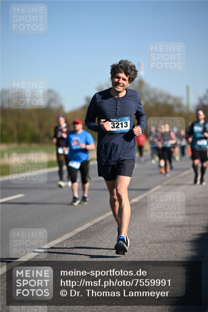 06.04.2025 - 44. Internationalen Wilhelmsburger Insellauf Dr. Thomas Lammeyer http://msf.ph/oto/7559991 06.04.2025 09:35:37 Laufen 3213 meine-sportfotos.de