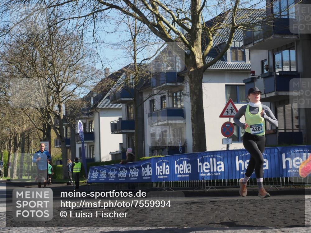06.04.2025 - 44. Internationalen Wilhelmsburger Insellauf Luisa Fischer http://msf.ph/oto/7559994 06.04.2025 10:27:14 Ziel 4207 meine-sportfotos.de