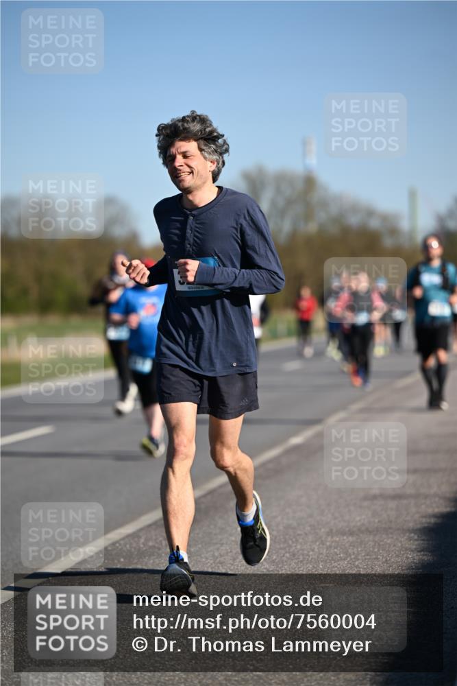 06.04.2025 - 44. Internationalen Wilhelmsburger Insellauf Dr. Thomas Lammeyer http://msf.ph/oto/7560004 06.04.2025 09:35:37 Laufen  meine-sportfotos.de