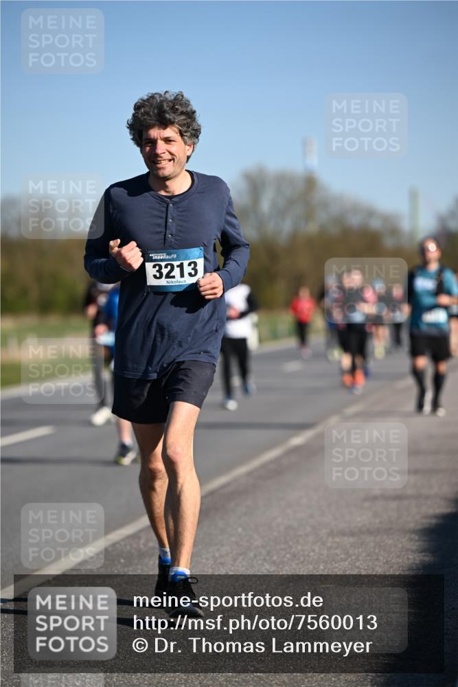 06.04.2025 - 44. Internationalen Wilhelmsburger Insellauf Dr. Thomas Lammeyer http://msf.ph/oto/7560013 06.04.2025 09:35:38 Laufen 3213 meine-sportfotos.de