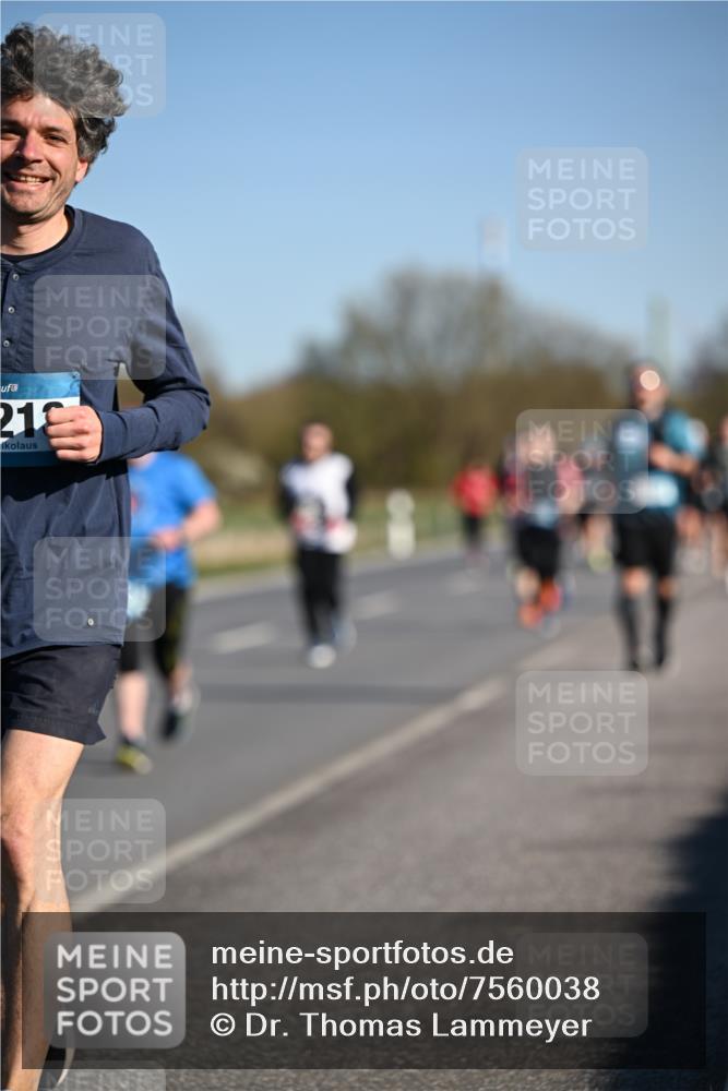 06.04.2025 - 44. Internationalen Wilhelmsburger Insellauf Dr. Thomas Lammeyer http://msf.ph/oto/7560038 06.04.2025 09:35:39 Laufen 218 meine-sportfotos.de