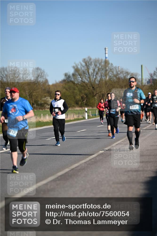 06.04.2025 - 44. Internationalen Wilhelmsburger Insellauf Dr. Thomas Lammeyer http://msf.ph/oto/7560054 06.04.2025 09:35:39 Laufen 43, 1817, 3561, 3192 meine-sportfotos.de