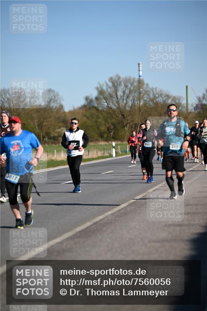 06.04.2025 - 44. Internationalen Wilhelmsburger Insellauf Dr. Thomas Lammeyer http://msf.ph/oto/7560056 06.04.2025 09:35:39 Laufen 43, 3817, 4349, 3561, 3192 meine-sportfotos.de