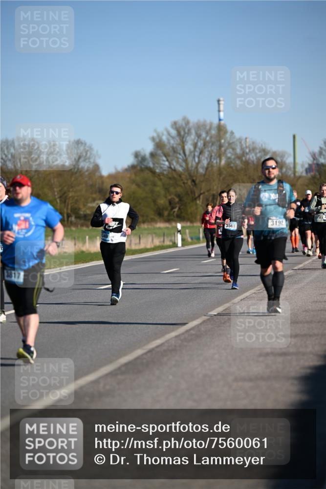 06.04.2025 - 44. Internationalen Wilhelmsburger Insellauf Dr. Thomas Lammeyer http://msf.ph/oto/7560061 06.04.2025 09:35:40 Laufen 3817, 349, 3561, 3192 meine-sportfotos.de
