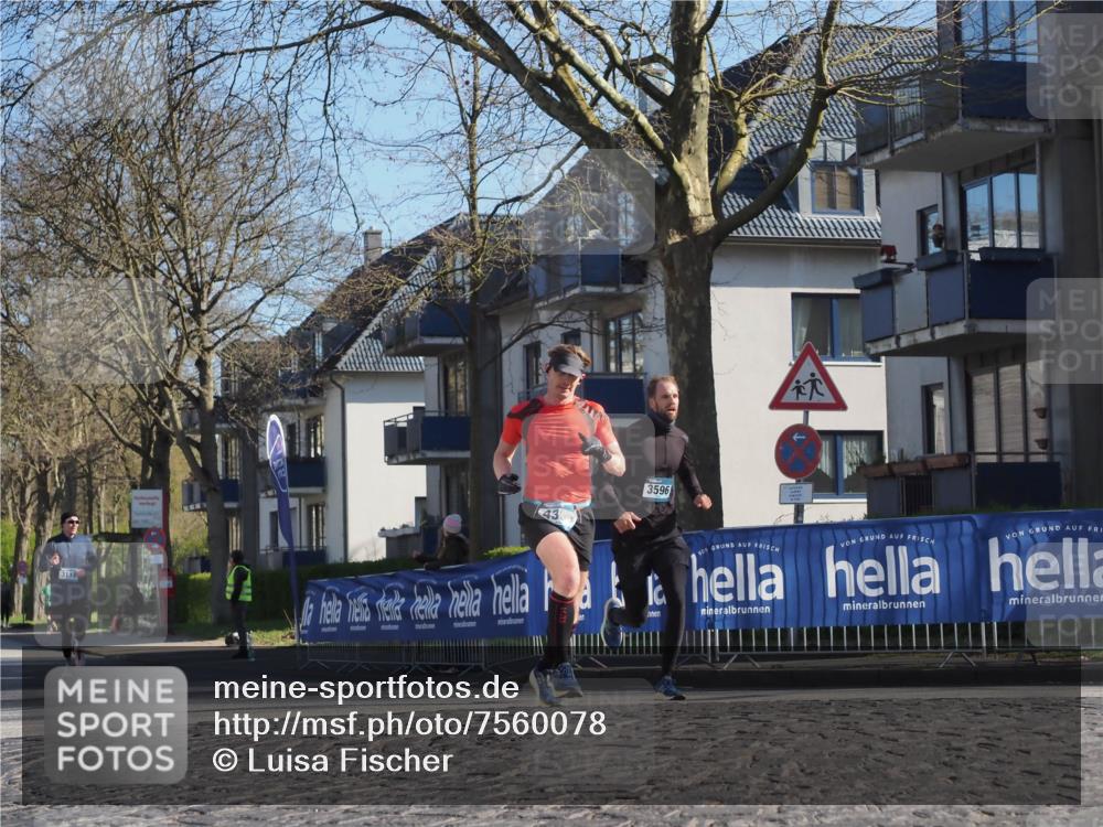 06.04.2025 - 44. Internationalen Wilhelmsburger Insellauf Luisa Fischer http://msf.ph/oto/7560078 06.04.2025 10:27:25 Ziel 3117, 4305, 3596, 15 meine-sportfotos.de