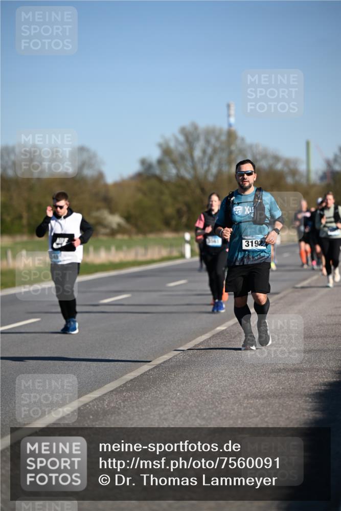 06.04.2025 - 44. Internationalen Wilhelmsburger Insellauf Dr. Thomas Lammeyer http://msf.ph/oto/7560091 06.04.2025 09:35:41 Laufen 3141, 3192 meine-sportfotos.de