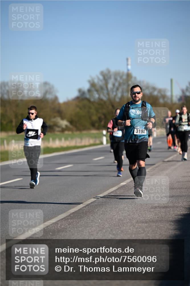 06.04.2025 - 44. Internationalen Wilhelmsburger Insellauf Dr. Thomas Lammeyer http://msf.ph/oto/7560096 06.04.2025 09:35:41 Laufen 356, 3192 meine-sportfotos.de