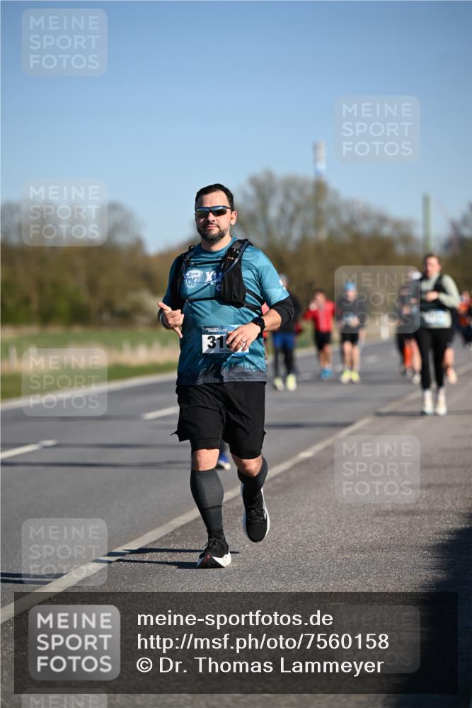 06.04.2025 - 44. Internationalen Wilhelmsburger Insellauf Dr. Thomas Lammeyer http://msf.ph/oto/7560158 06.04.2025 09:35:43 Laufen 31 meine-sportfotos.de
