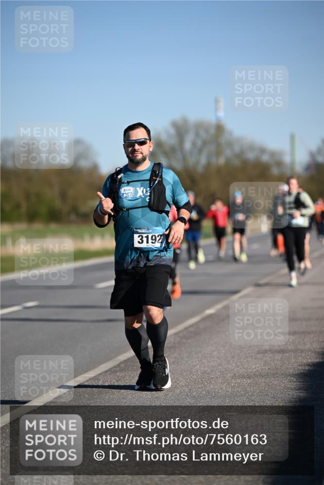 06.04.2025 - 44. Internationalen Wilhelmsburger Insellauf Dr. Thomas Lammeyer http://msf.ph/oto/7560163 06.04.2025 09:35:43 Laufen 3192 meine-sportfotos.de