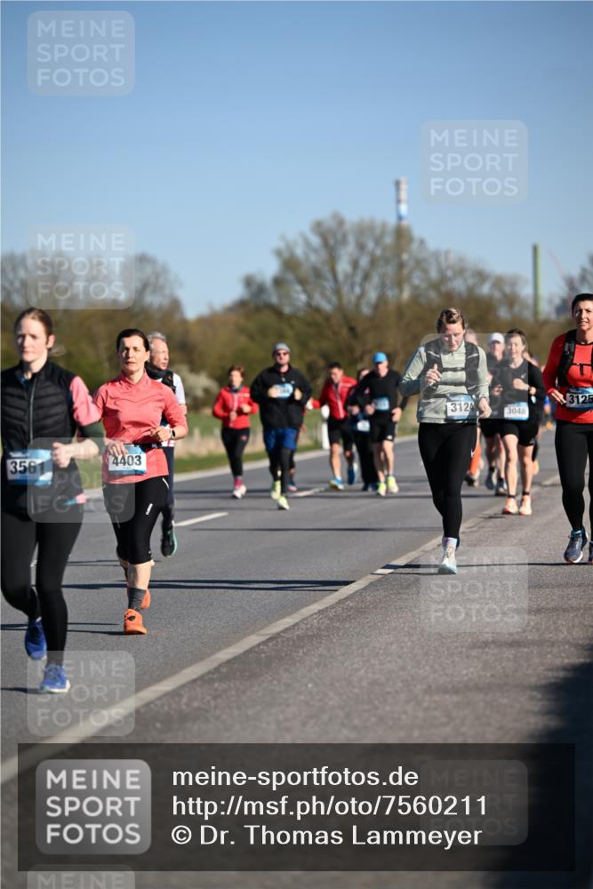 06.04.2025 - 44. Internationalen Wilhelmsburger Insellauf Dr. Thomas Lammeyer http://msf.ph/oto/7560211 06.04.2025 09:35:45 Laufen 3561, 4403, 312, 3048, 3125 meine-sportfotos.de