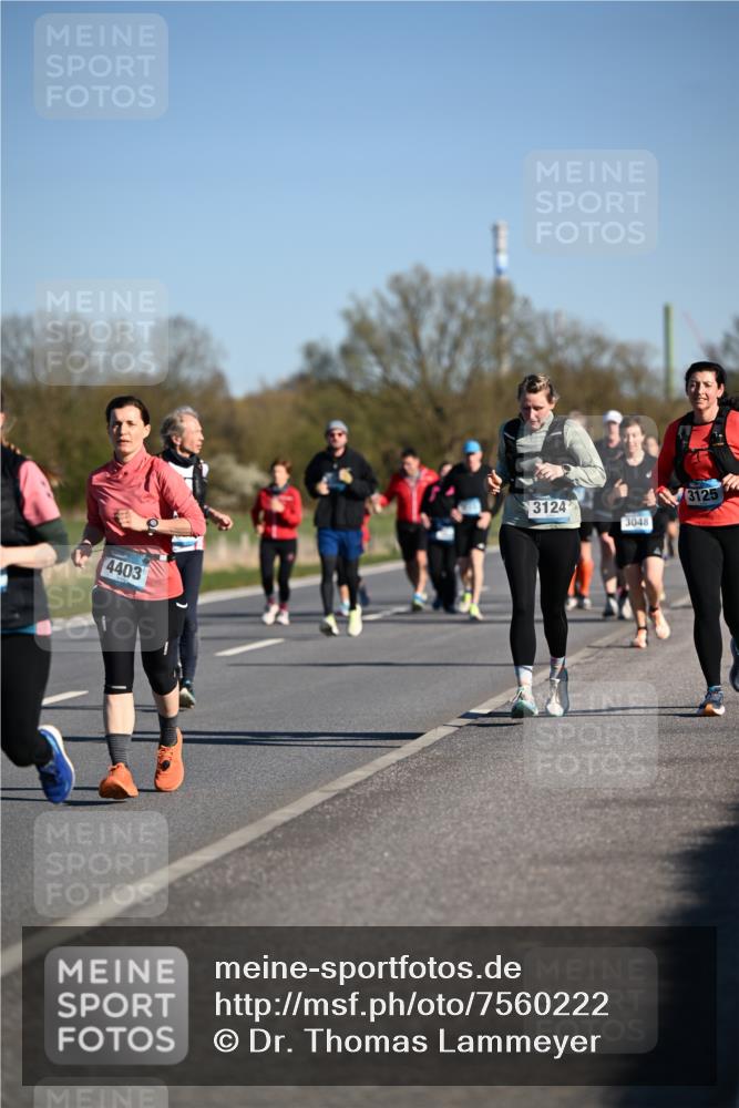 06.04.2025 - 44. Internationalen Wilhelmsburger Insellauf Dr. Thomas Lammeyer http://msf.ph/oto/7560222 06.04.2025 09:35:45 Laufen 4403, 3124, 3048, 3125 meine-sportfotos.de