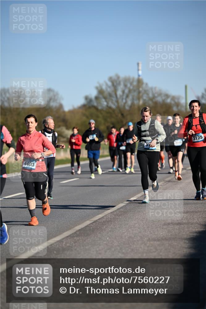 06.04.2025 - 44. Internationalen Wilhelmsburger Insellauf Dr. Thomas Lammeyer http://msf.ph/oto/7560227 06.04.2025 09:35:46 Laufen 4403, 3048, 3125 meine-sportfotos.de