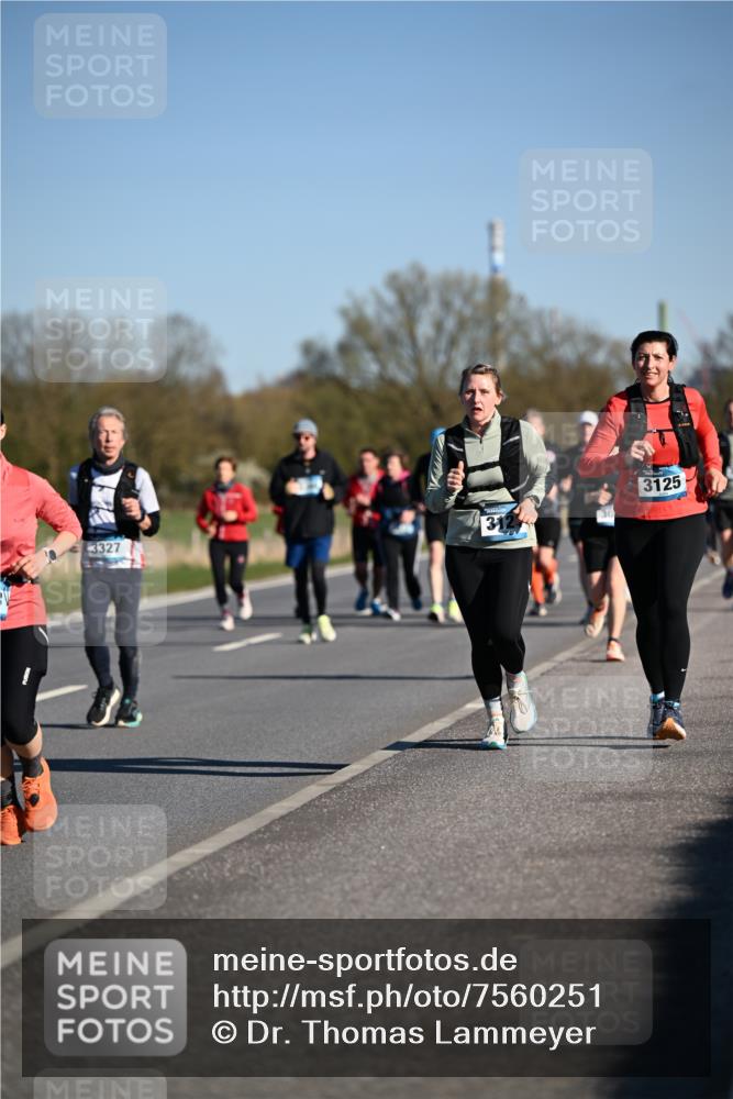 06.04.2025 - 44. Internationalen Wilhelmsburger Insellauf Dr. Thomas Lammeyer http://msf.ph/oto/7560251 06.04.2025 09:35:46 Laufen 312, 3327, 3125 meine-sportfotos.de