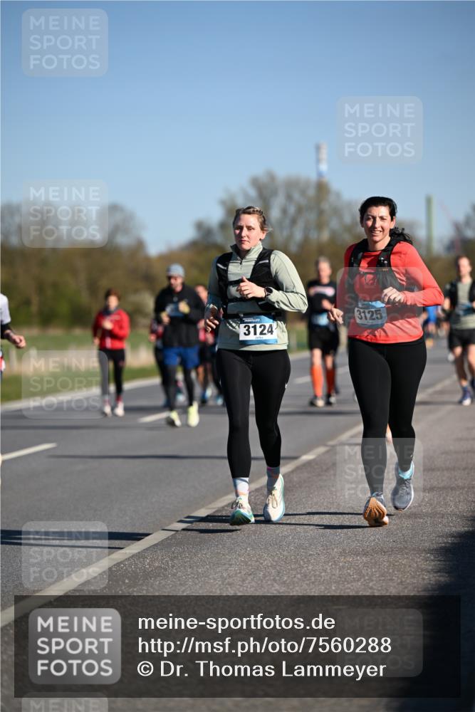 06.04.2025 - 44. Internationalen Wilhelmsburger Insellauf Dr. Thomas Lammeyer http://msf.ph/oto/7560288 06.04.2025 09:35:48 Laufen 3125, 3124 meine-sportfotos.de