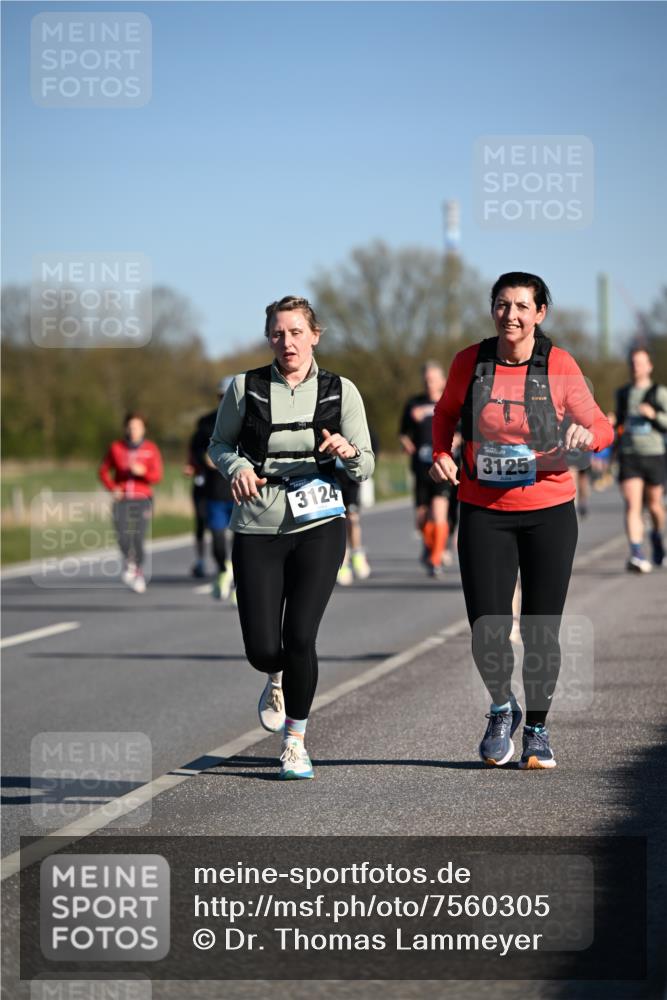 06.04.2025 - 44. Internationalen Wilhelmsburger Insellauf Dr. Thomas Lammeyer http://msf.ph/oto/7560305 06.04.2025 09:35:48 Laufen 3124, 3125 meine-sportfotos.de