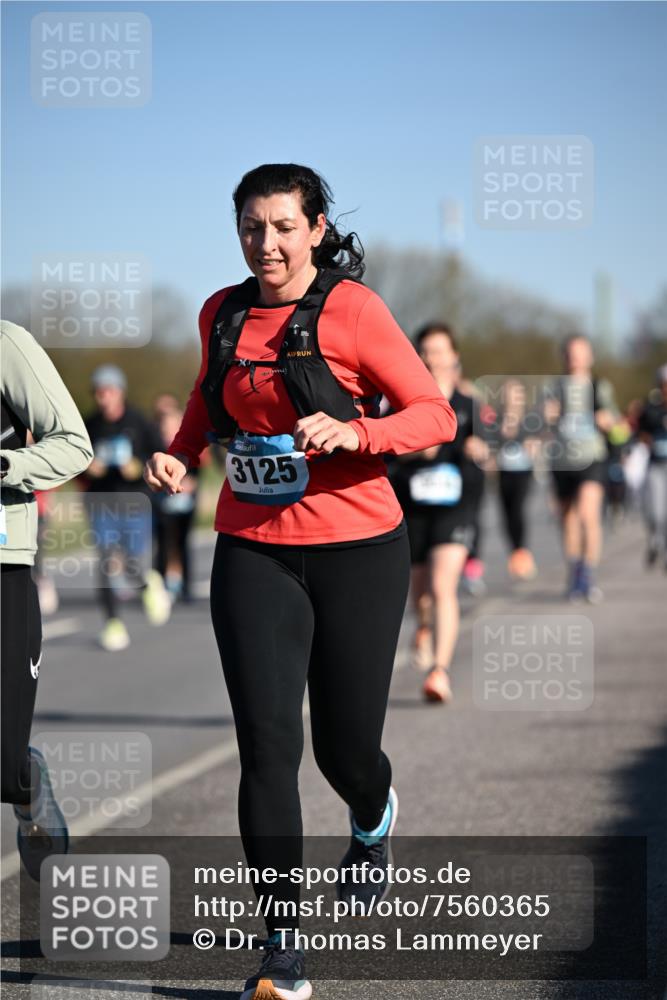 06.04.2025 - 44. Internationalen Wilhelmsburger Insellauf Dr. Thomas Lammeyer http://msf.ph/oto/7560365 06.04.2025 09:35:50 Laufen 3125 meine-sportfotos.de