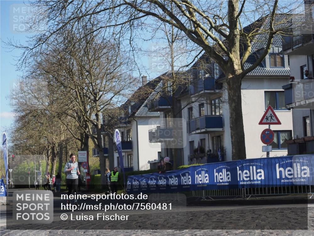 06.04.2025 - 44. Internationalen Wilhelmsburger Insellauf Luisa Fischer http://msf.ph/oto/7560481 06.04.2025 10:28:00 Ziel 3748 meine-sportfotos.de