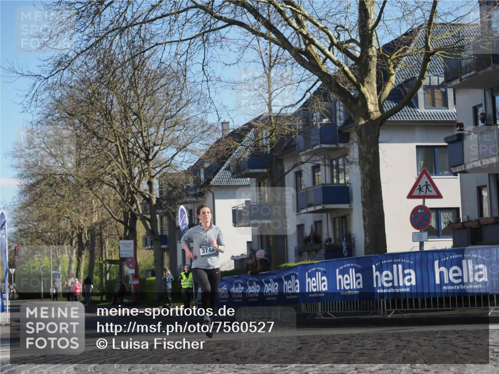 06.04.2025 - 44. Internationalen Wilhelmsburger Insellauf Luisa Fischer http://msf.ph/oto/7560527 06.04.2025 10:28:02 Ziel 3748 meine-sportfotos.de