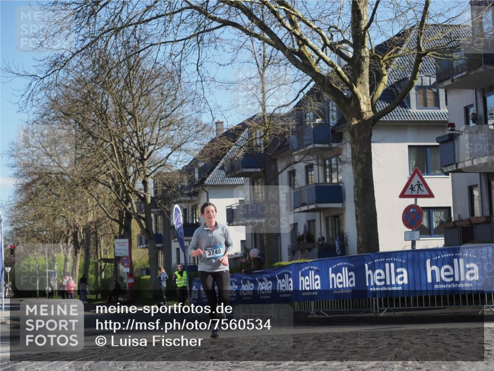 06.04.2025 - 44. Internationalen Wilhelmsburger Insellauf Luisa Fischer http://msf.ph/oto/7560534 06.04.2025 10:28:03 Ziel 3748 meine-sportfotos.de