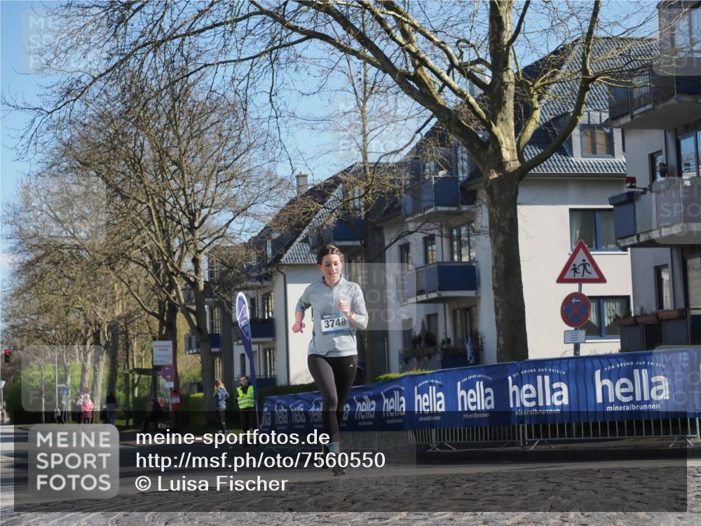 06.04.2025 - 44. Internationalen Wilhelmsburger Insellauf Luisa Fischer http://msf.ph/oto/7560550 06.04.2025 10:28:03 Ziel 3748 meine-sportfotos.de
