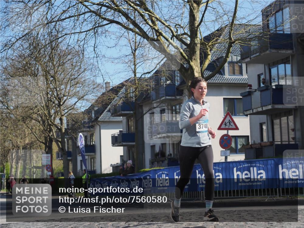 06.04.2025 - 44. Internationalen Wilhelmsburger Insellauf Luisa Fischer http://msf.ph/oto/7560580 06.04.2025 10:28:04 Ziel 3748 meine-sportfotos.de
