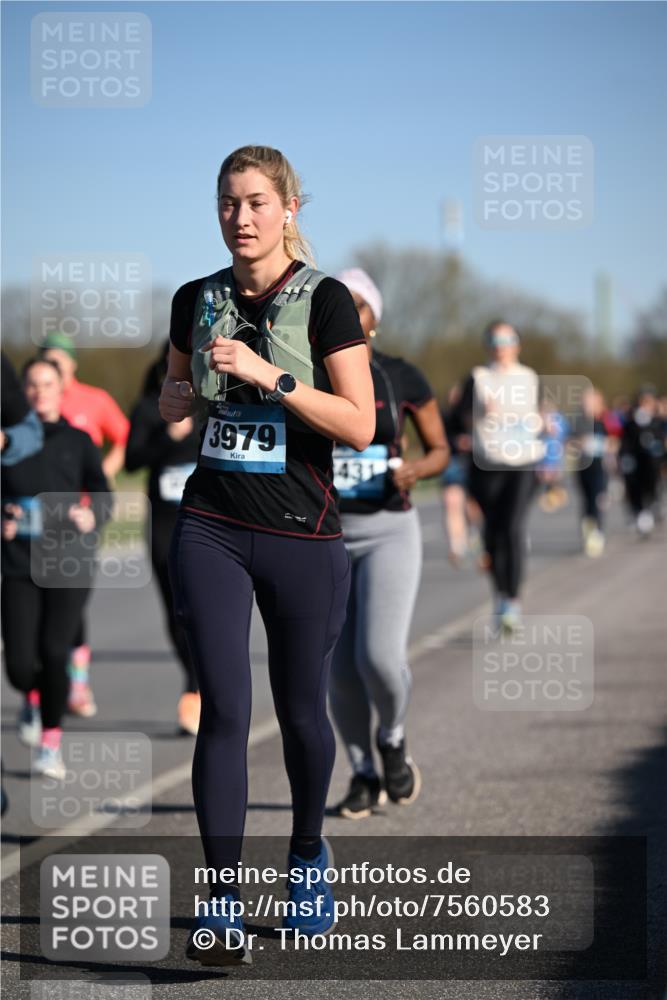 06.04.2025 - 44. Internationalen Wilhelmsburger Insellauf Dr. Thomas Lammeyer http://msf.ph/oto/7560583 06.04.2025 09:35:56 Laufen 7, 3979, 431 meine-sportfotos.de