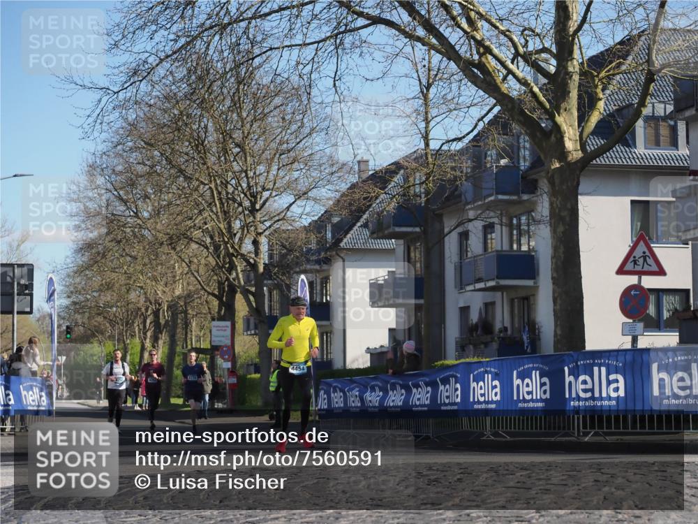 06.04.2025 - 44. Internationalen Wilhelmsburger Insellauf Luisa Fischer http://msf.ph/oto/7560591 06.04.2025 10:28:19 Ziel 4174, 4454 meine-sportfotos.de
