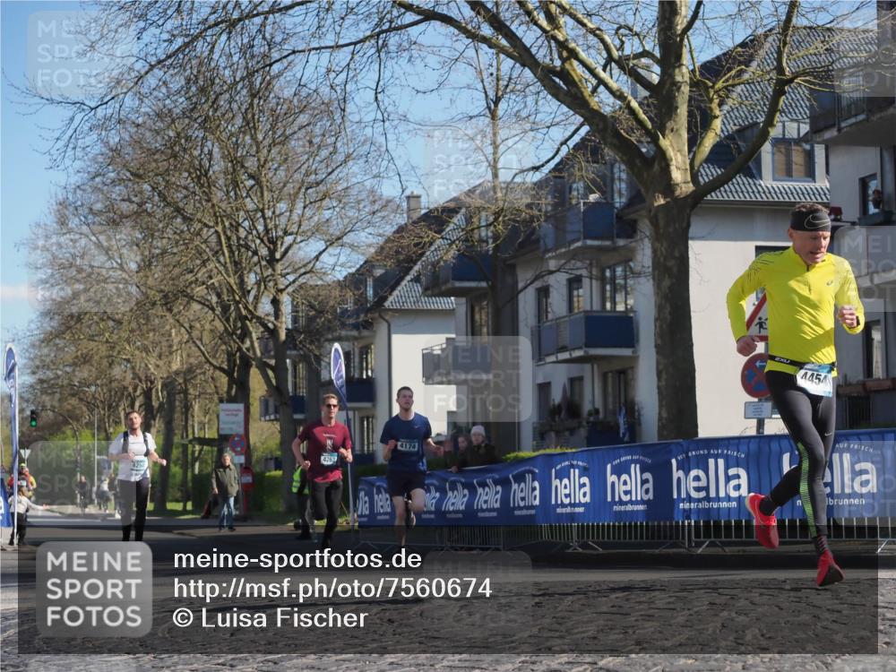 06.04.2025 - 44. Internationalen Wilhelmsburger Insellauf Luisa Fischer http://msf.ph/oto/7560674 06.04.2025 10:28:21 Ziel 4250, 2, 4454, 4174, 4263 meine-sportfotos.de