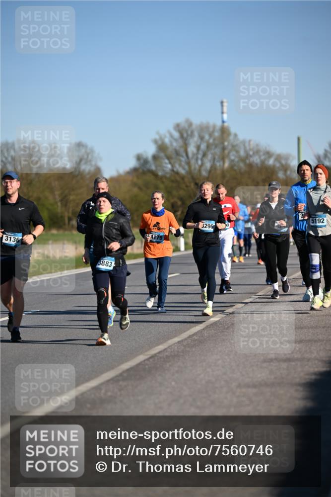 06.04.2025 - 44. Internationalen Wilhelmsburger Insellauf Dr. Thomas Lammeyer http://msf.ph/oto/7560746 06.04.2025 09:36:02 Laufen 3136, 3883, 4179, 296, 6, 5192 meine-sportfotos.de